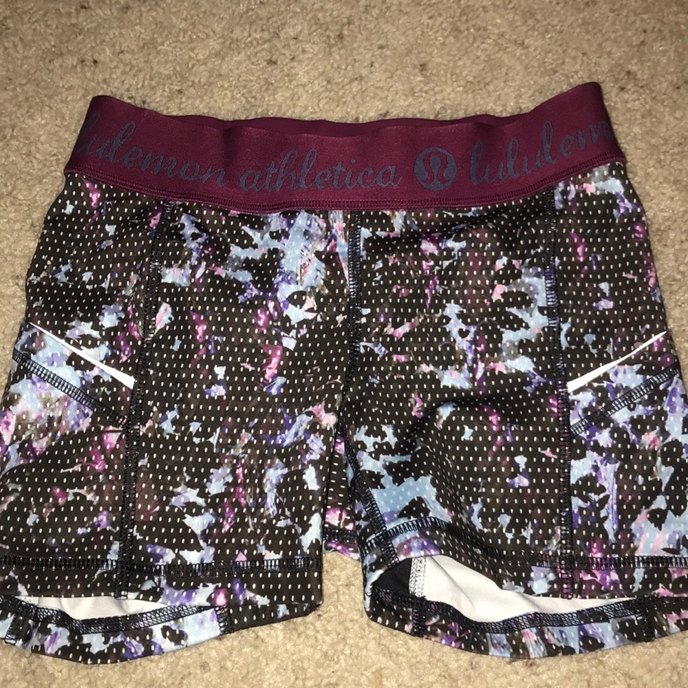 PATTERNED SPANDEX LULULEMON *negotiable*